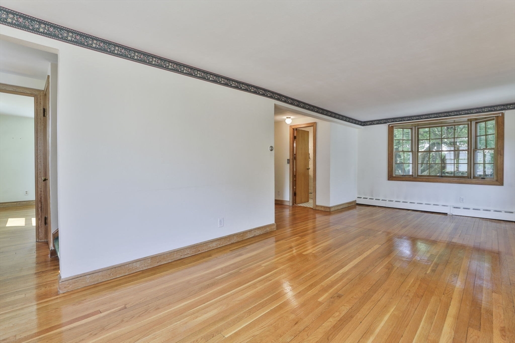 21 Trafton Road Framingham, MA 01702 - Photo 8 of 37 Gallery Image 8