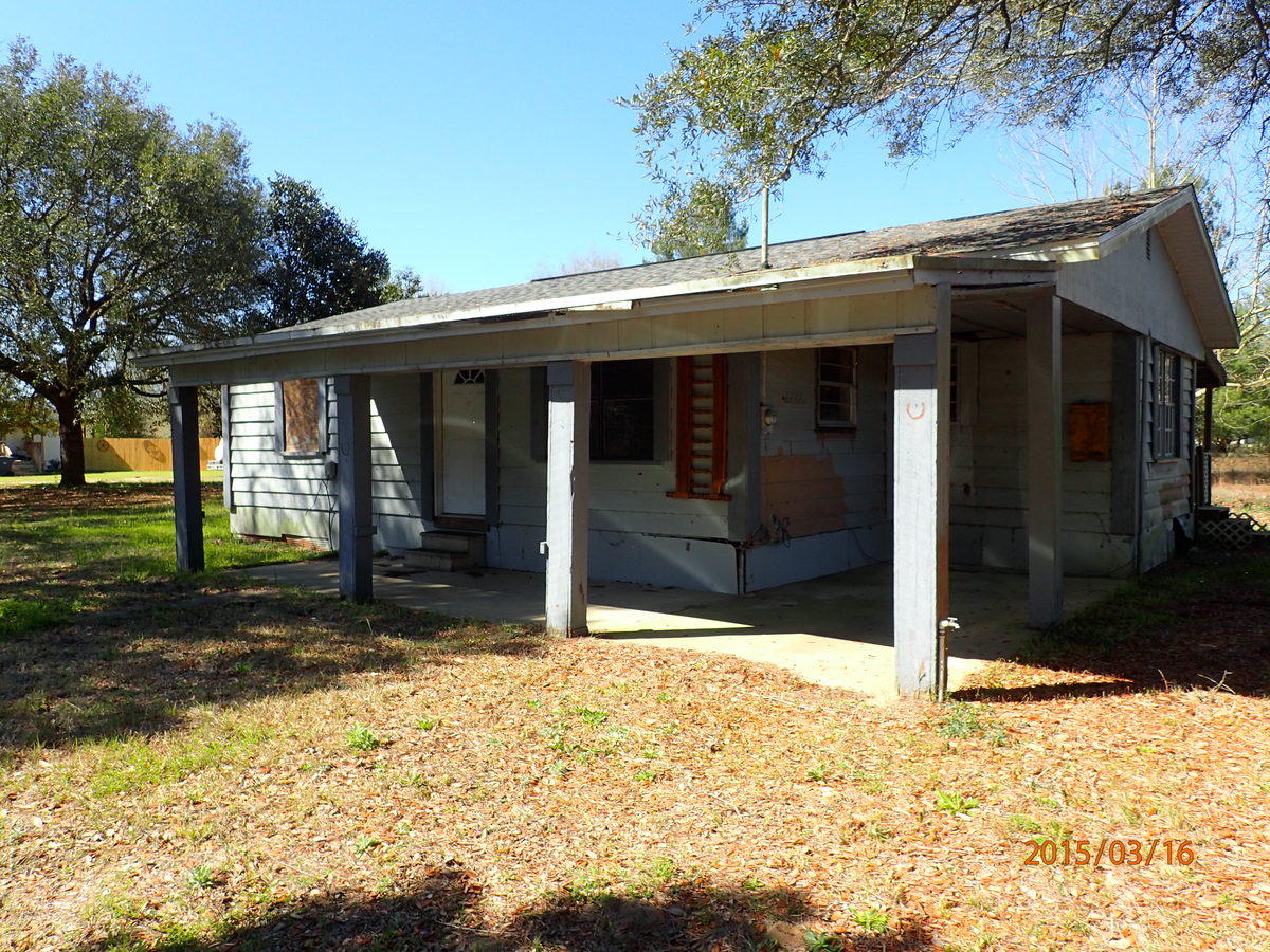 4235 Harielson Road Crestview, FL 32539 - Photo 1 of 21 Front