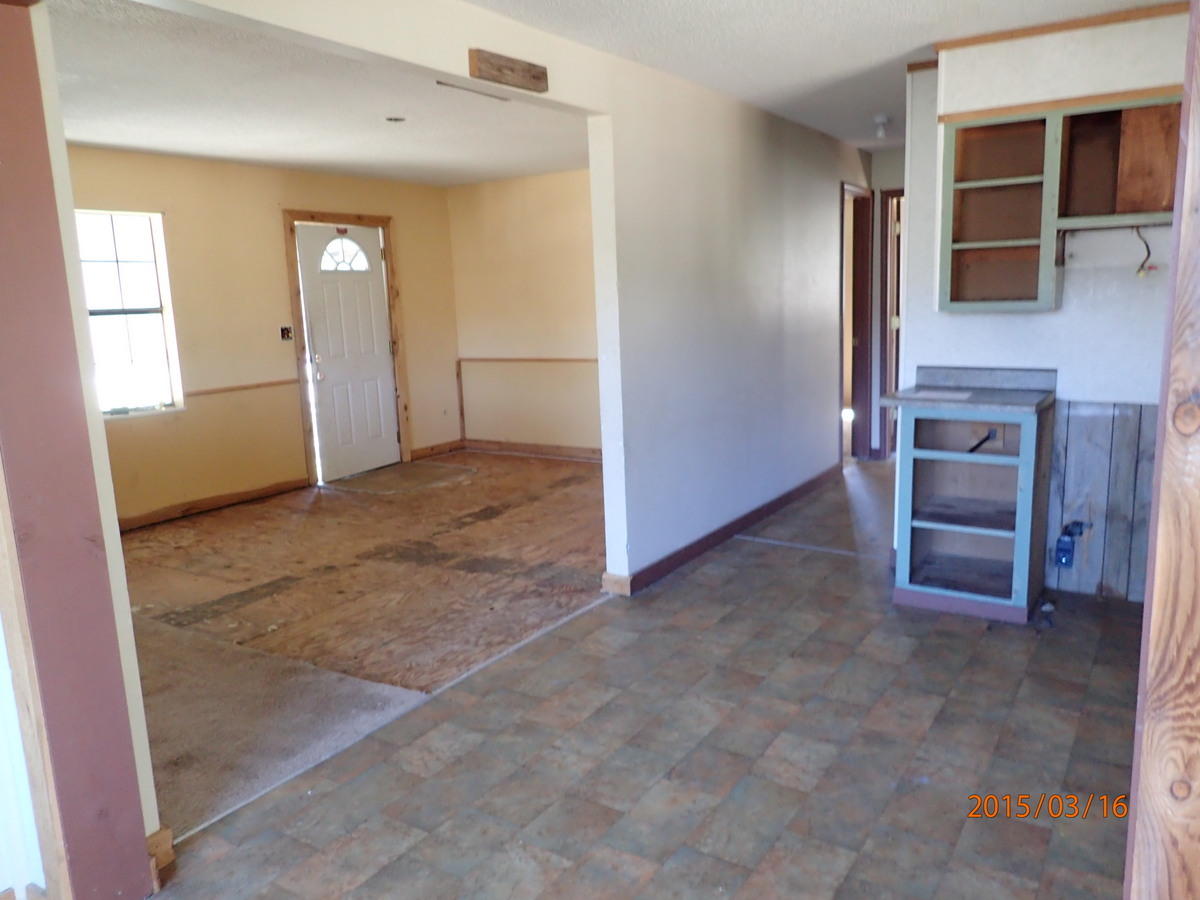 4235 Harielson Road Crestview, FL 32539 - Photo 4 of 21 12-P3160229.jpg