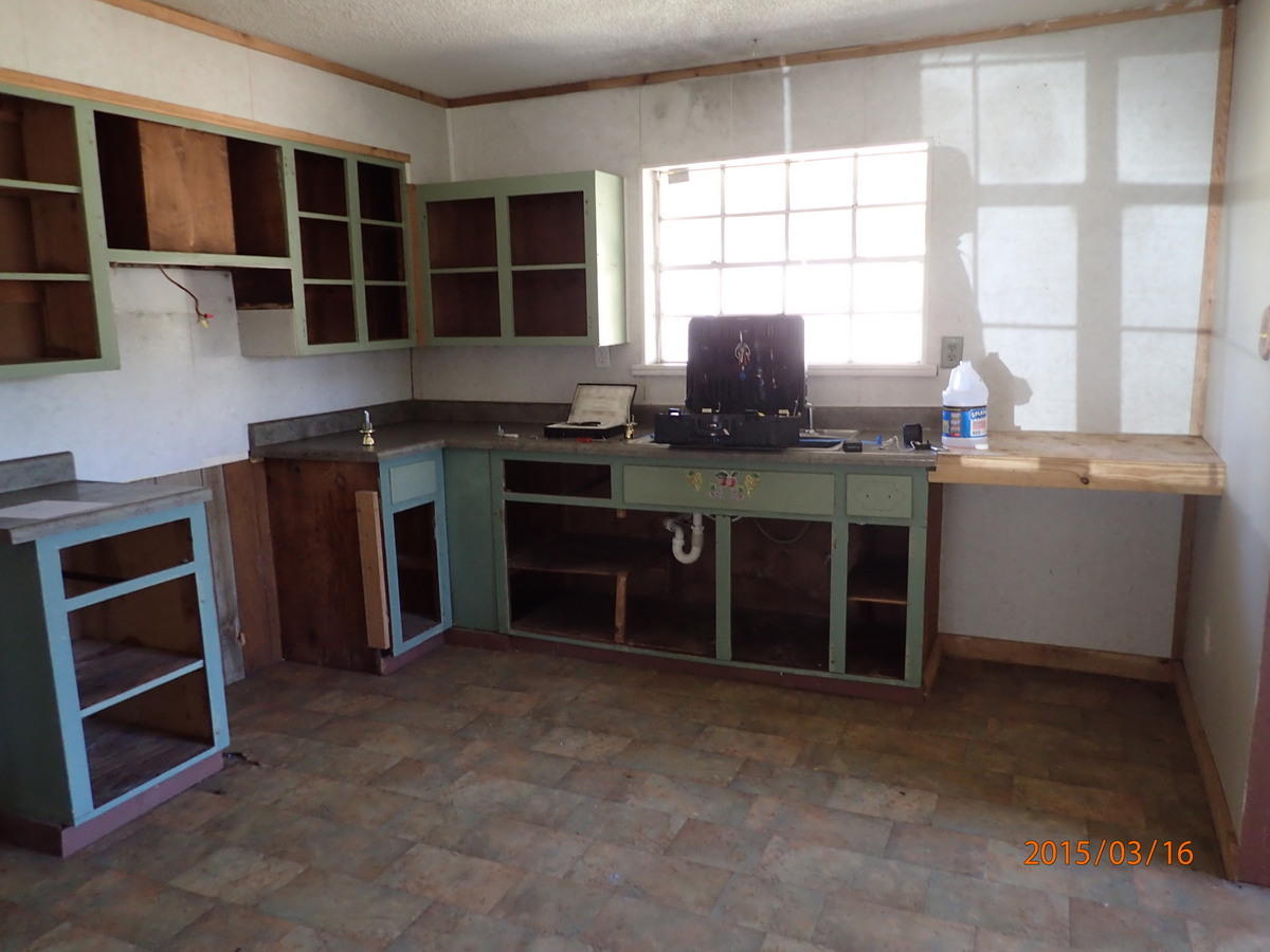 4235 Harielson Road Crestview, FL 32539 - Photo 10 of 21 47-P3160264.jpg