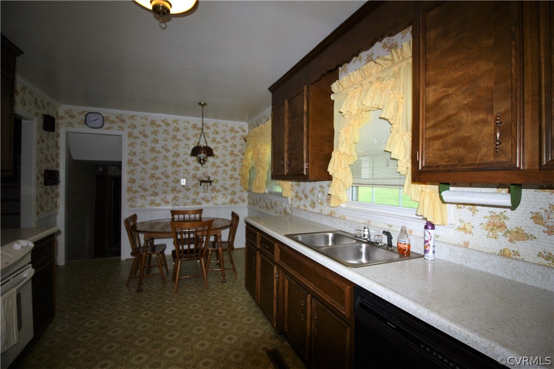 105 Pine Tree Road Hopewell, VA 23860 - Photo 4 of 28 Gallery Image 4