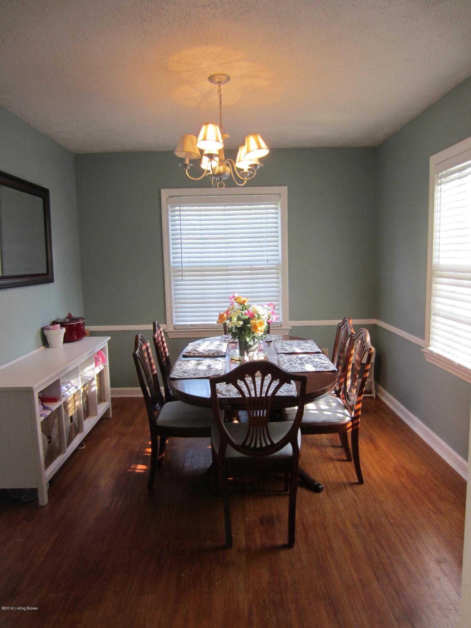 4518 Fox Run Road Louisville, KY 40207 - Photo 4 of 22 Dining Room