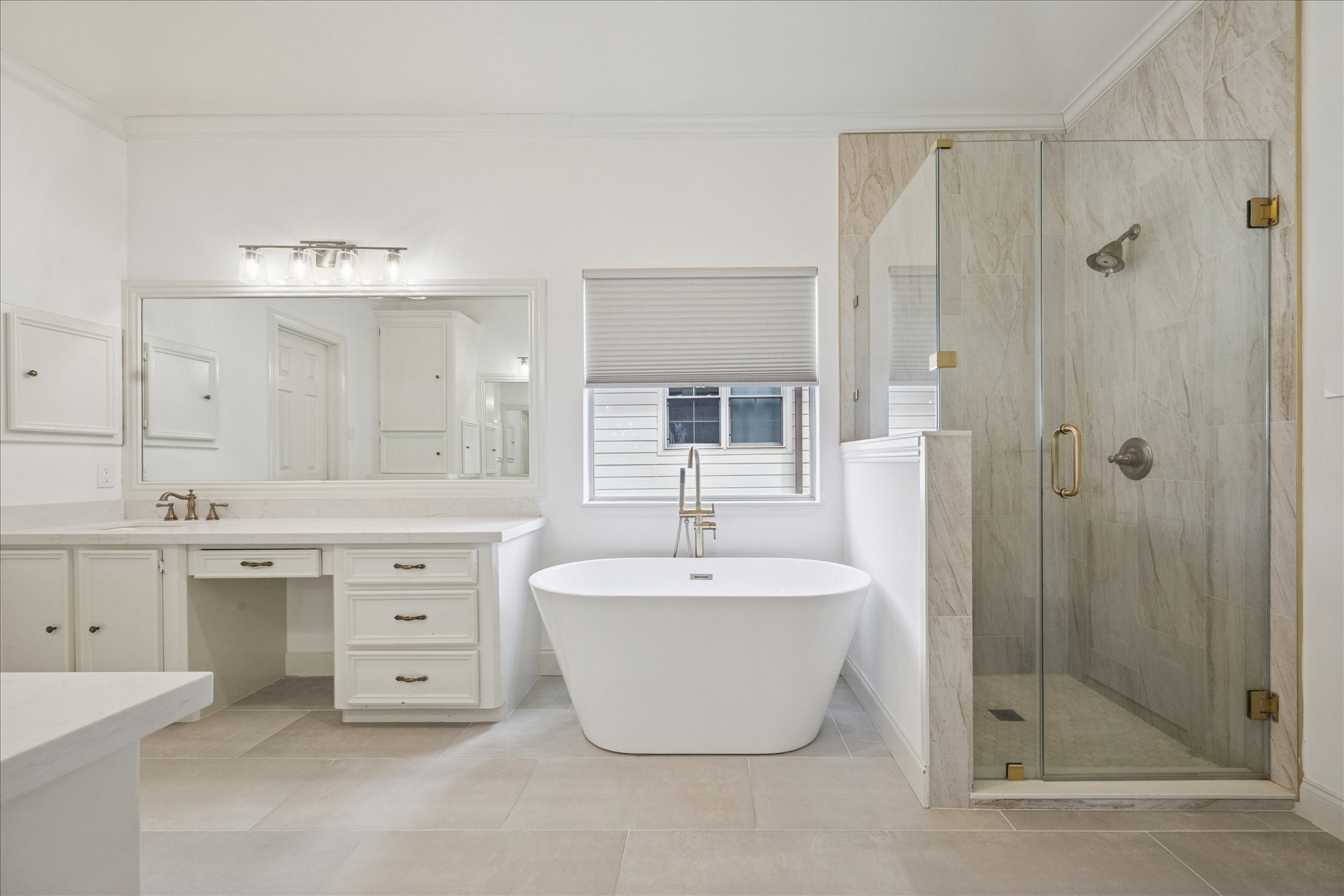 4230 Byron Street Houston, TX 77005 - Photo 17 of 26 Primary Bath