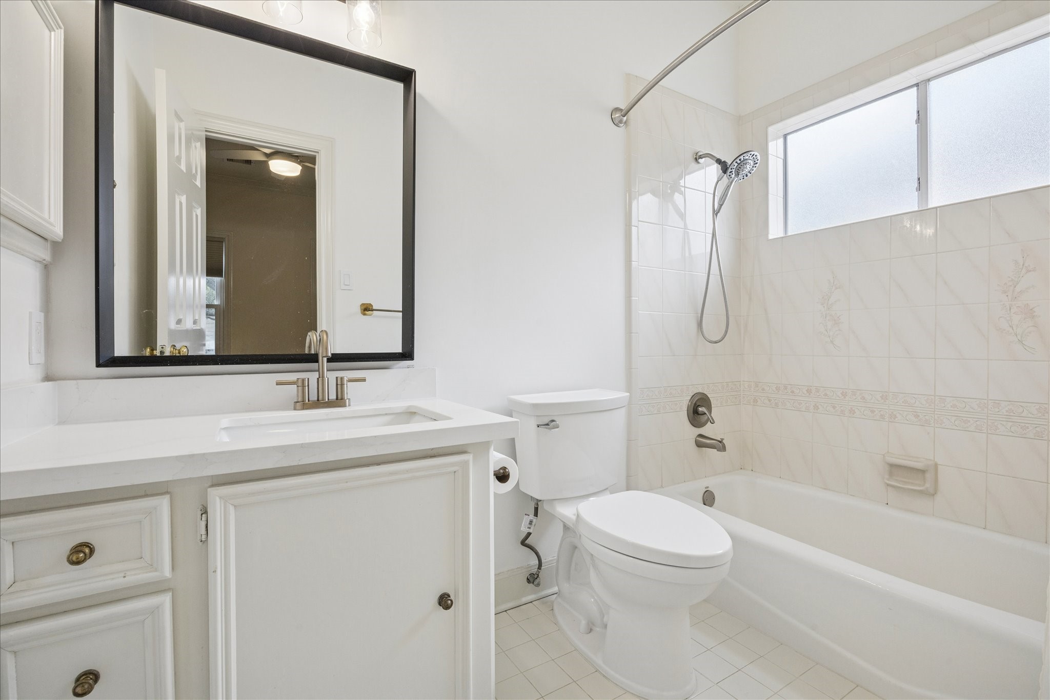 4230 Byron Street Houston, TX 77005 - Photo 23 of 26 Ensuite Bath Secondary Bedroom