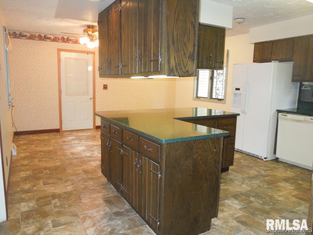214 Trillium Lane Springfield, IL 62707 - Photo 4 of 27 Gallery Image 4