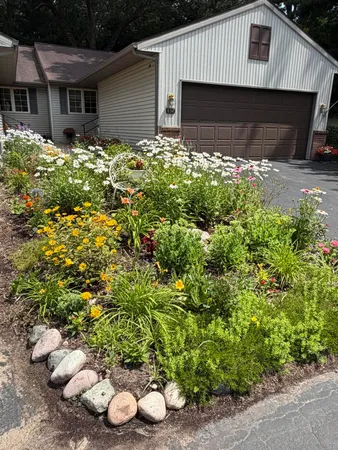 $320,000 | 832 Highbanks Drive, Unit 19, Allegan, MI 49010