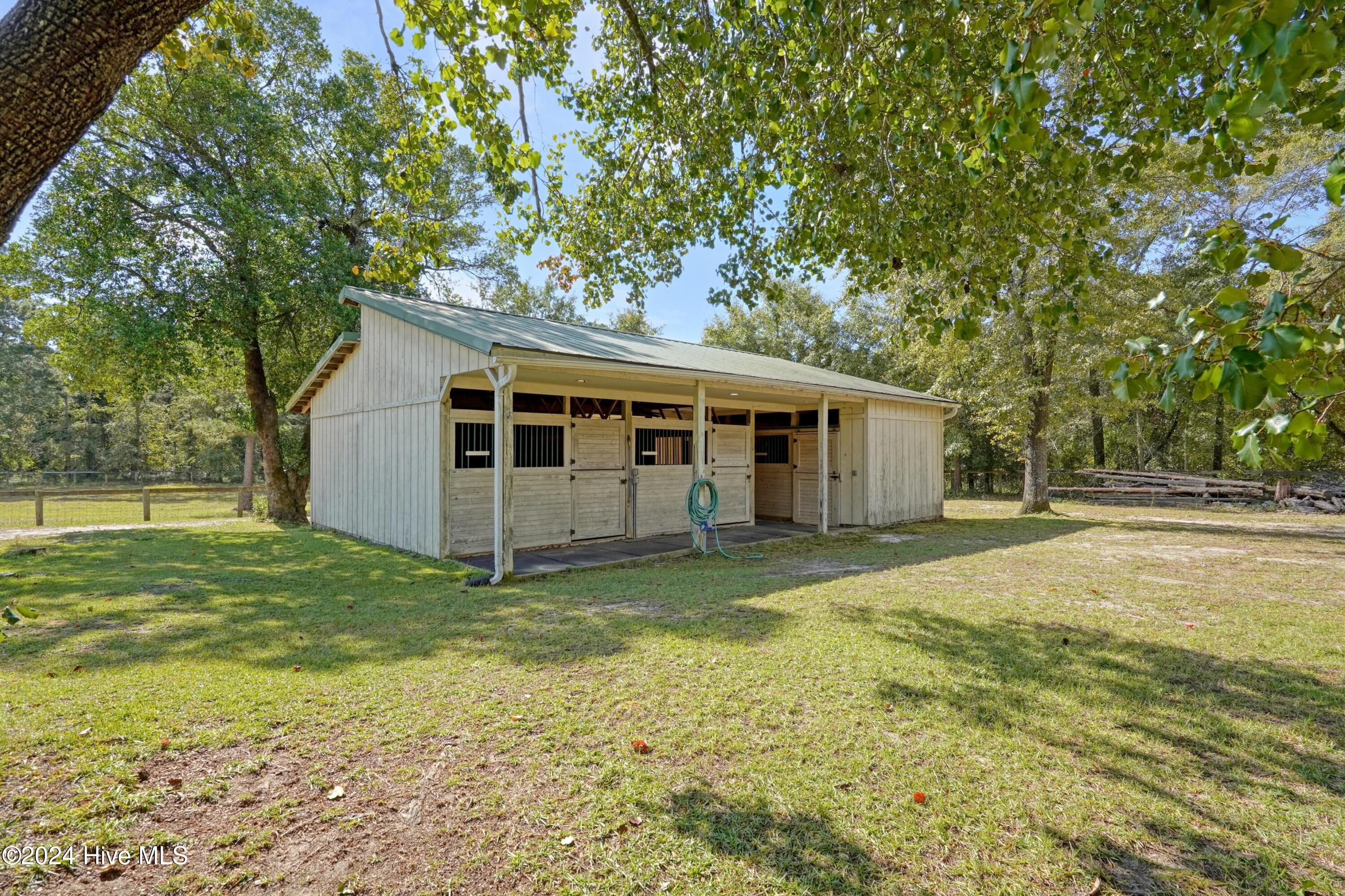 8811 Aberdeen Road Aberdeen, NC 28315 - Photo 4 of 30 4