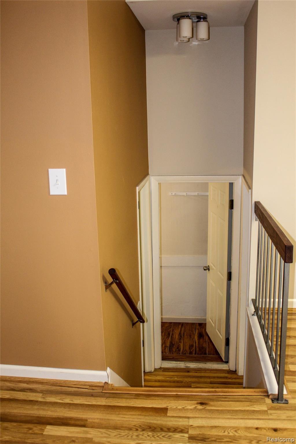 1462 Knights Ridge Court Rochester, MI 48306 - Photo 28 of 49 Basement Stairs.jpg