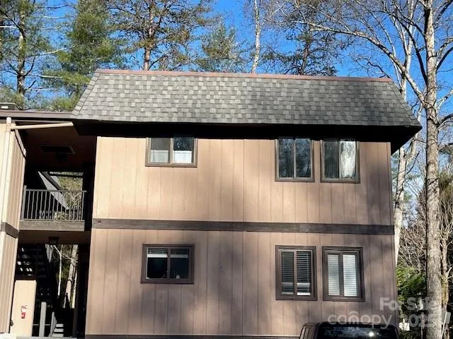 $190,000 | 11 Lake Drive, Unit B4, Hendersonville, NC 28739