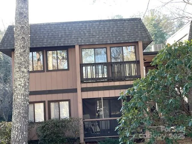 $190,000 | 11 Lake Drive, Unit B4, Hendersonville, NC 28739