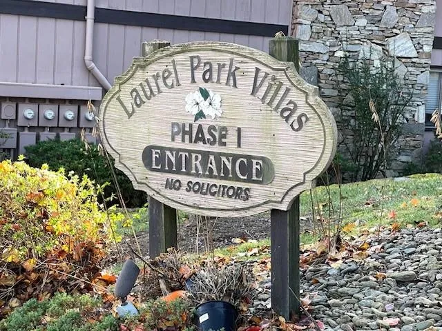 $190,000 | 11 Lake Drive, Unit B4, Hendersonville, NC 28739