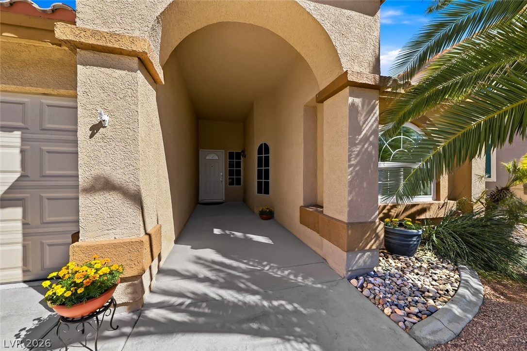 10 Rising Sun Court Henderson, NV 89074 - Photo 2 of 38 Front porch/entry