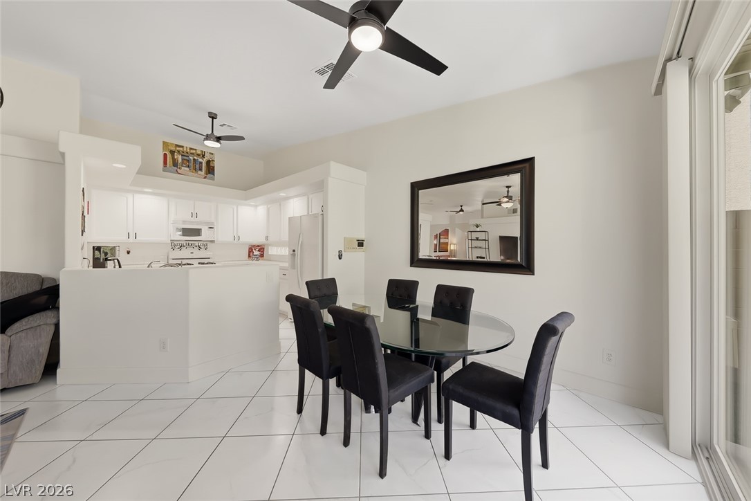 10 Rising Sun Court Henderson, NV 89074 - Photo 8 of 38 Dining area