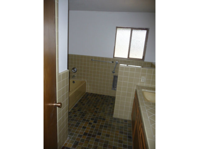 310 Rider Ridge Road Santa Cruz, CA 95065 - Photo 4 of 12 a bathroom with a shower