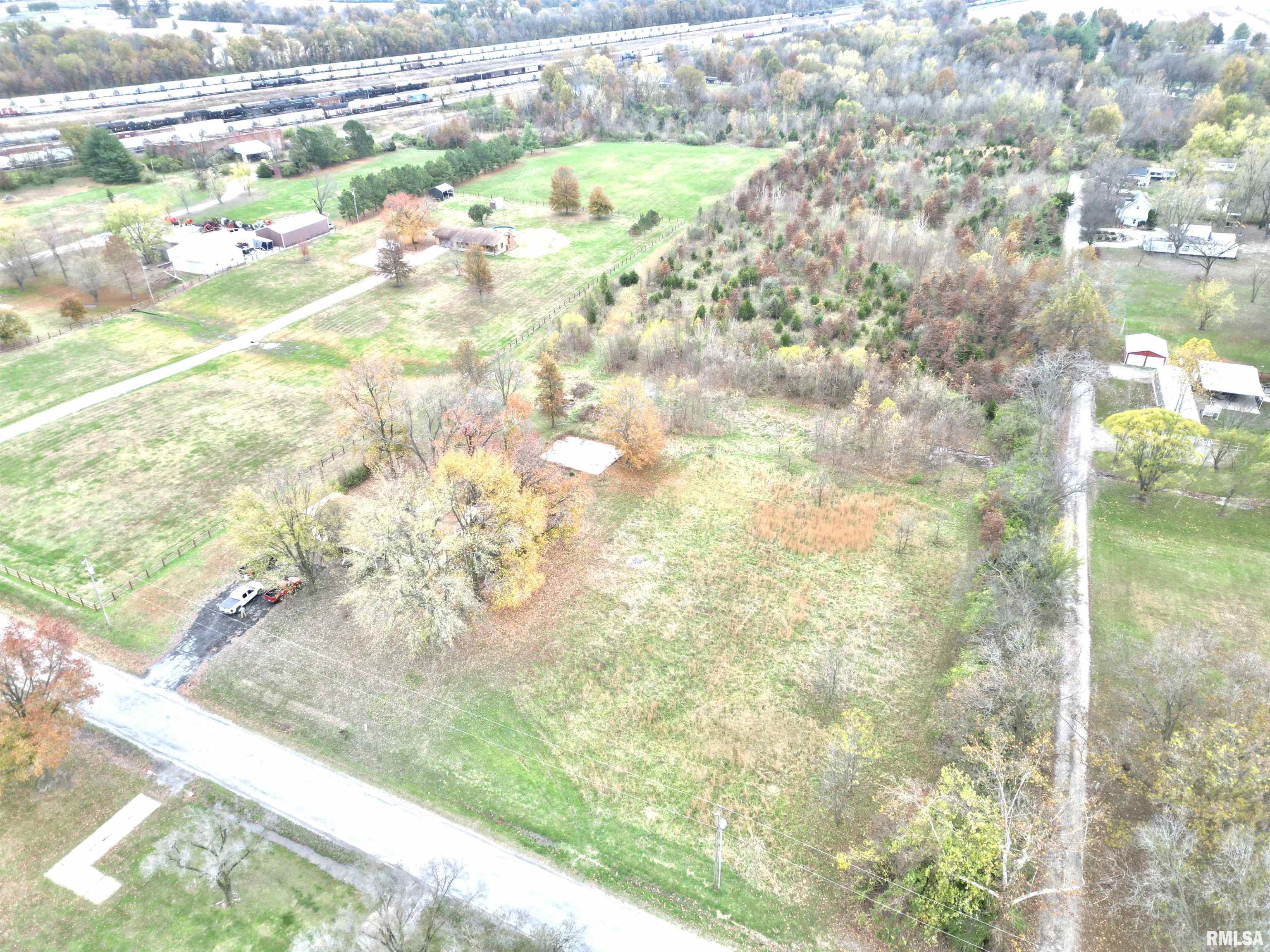 18446 Irvington Road Centralia, IL 62801 - Photo 9 of 22