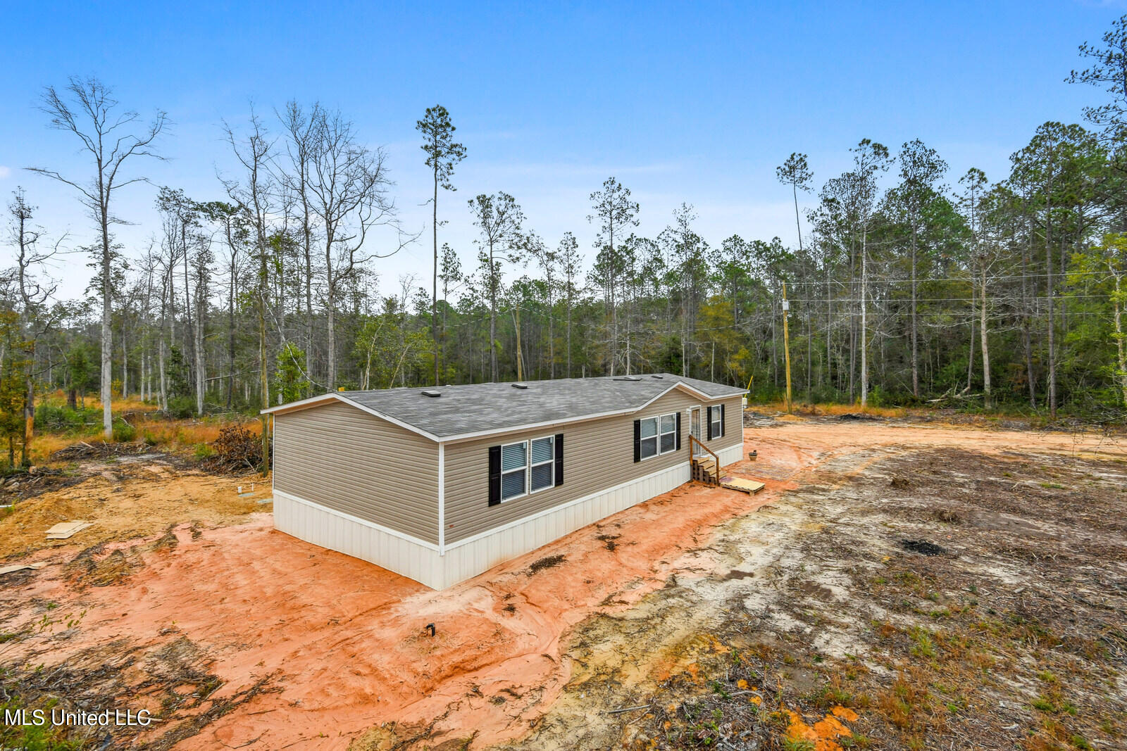 20485 White Road Vancleave, MS 39565 - Photo 3 of 18 003_1600x1067_mls_1600x1067
