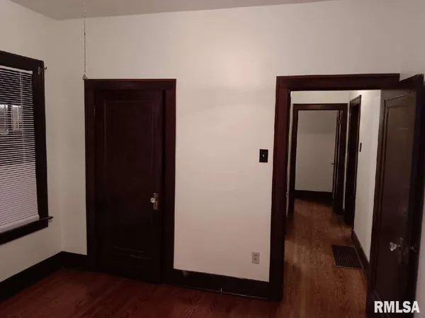$95,000 | 447 West Cook Street, Springfield, IL 62704