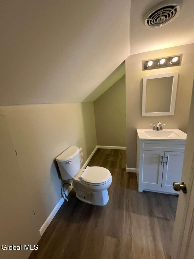 1037 Roberta Road Rotterdam, NY 12303 - Photo 19 of 31 PHOTO-2025-09-04-13-56-45 4