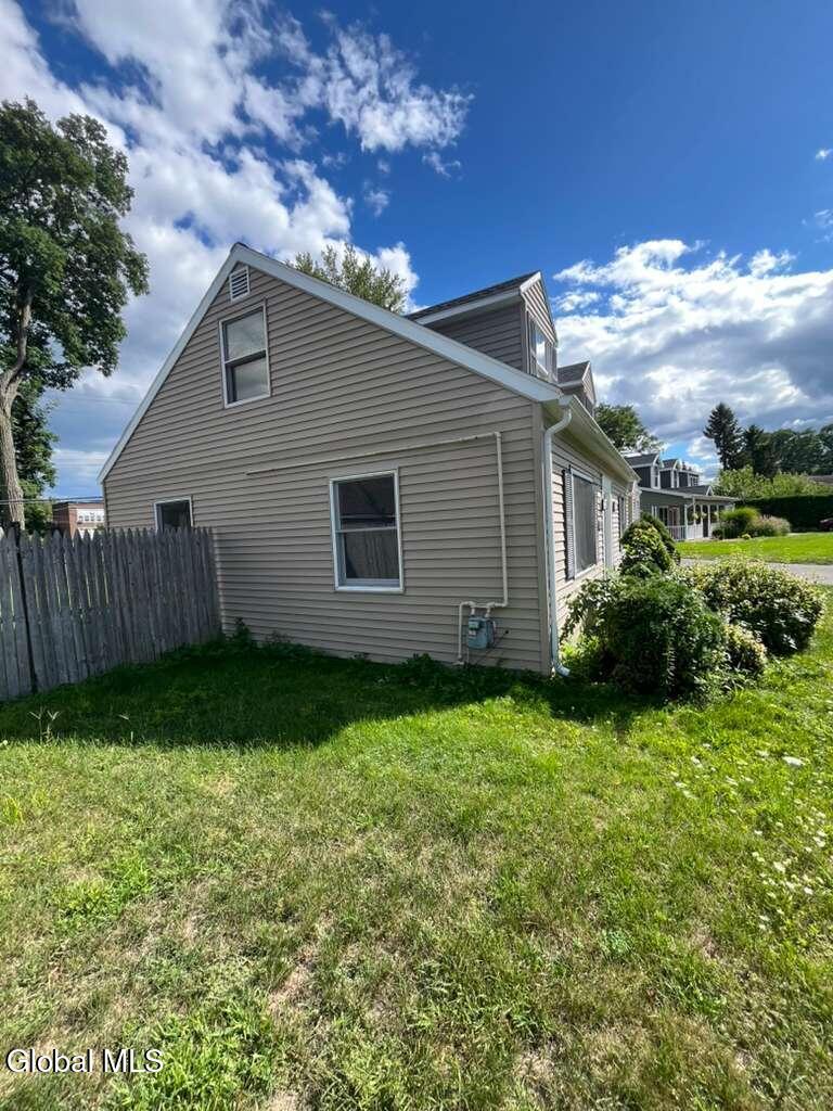 1037 Roberta Road Rotterdam, NY 12303 - Photo 29 of 31 PHOTO-2025-09-04-13-55-25 3