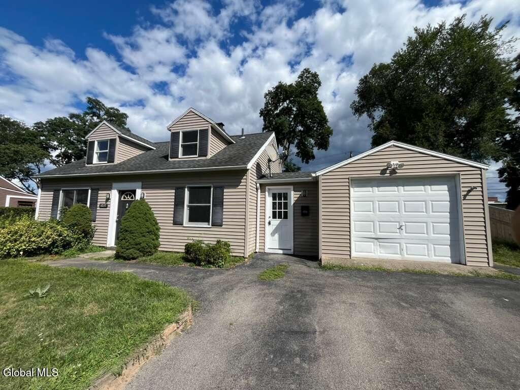 1037 Roberta Road Rotterdam, NY 12303 - Photo 30 of 31 PHOTO-2025-09-04-13-55-25