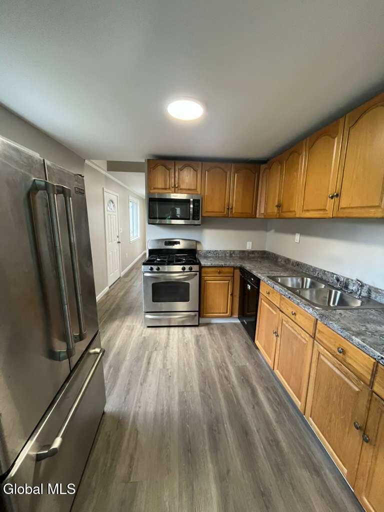 1037 Roberta Road Rotterdam, NY 12303 - Photo 7 of 31 PHOTO-2025-09-04-13-56-44 2