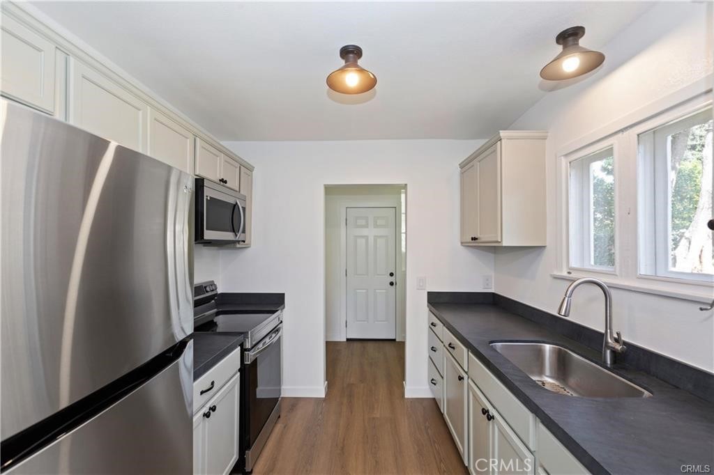 8615 Dufferin Avenue Riverside, CA 92504 - Photo 12 of 15