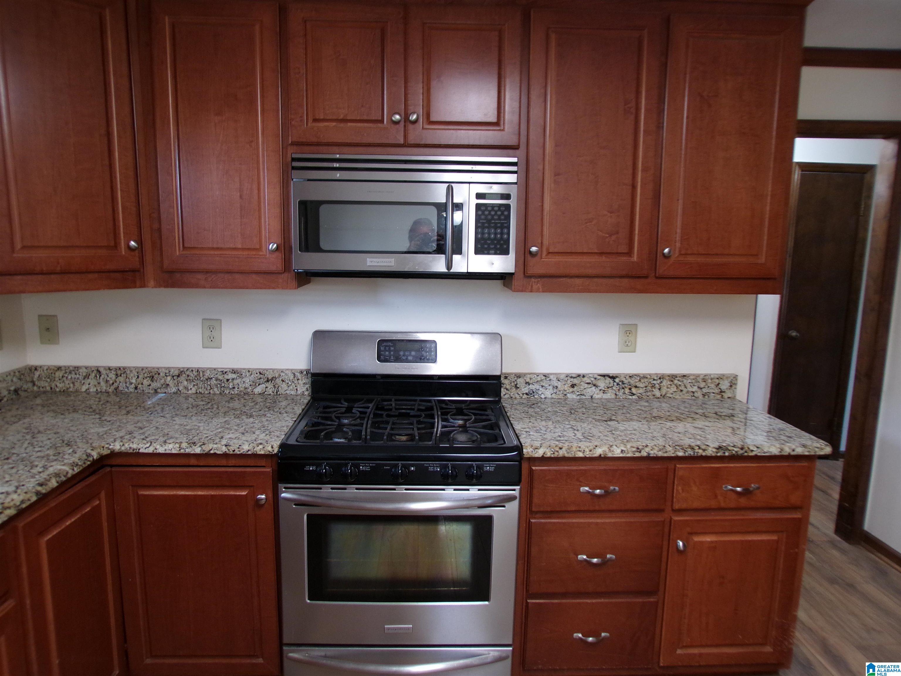 1707 Roundhill Road Weaver, AL 36277 - Photo 5 of 78