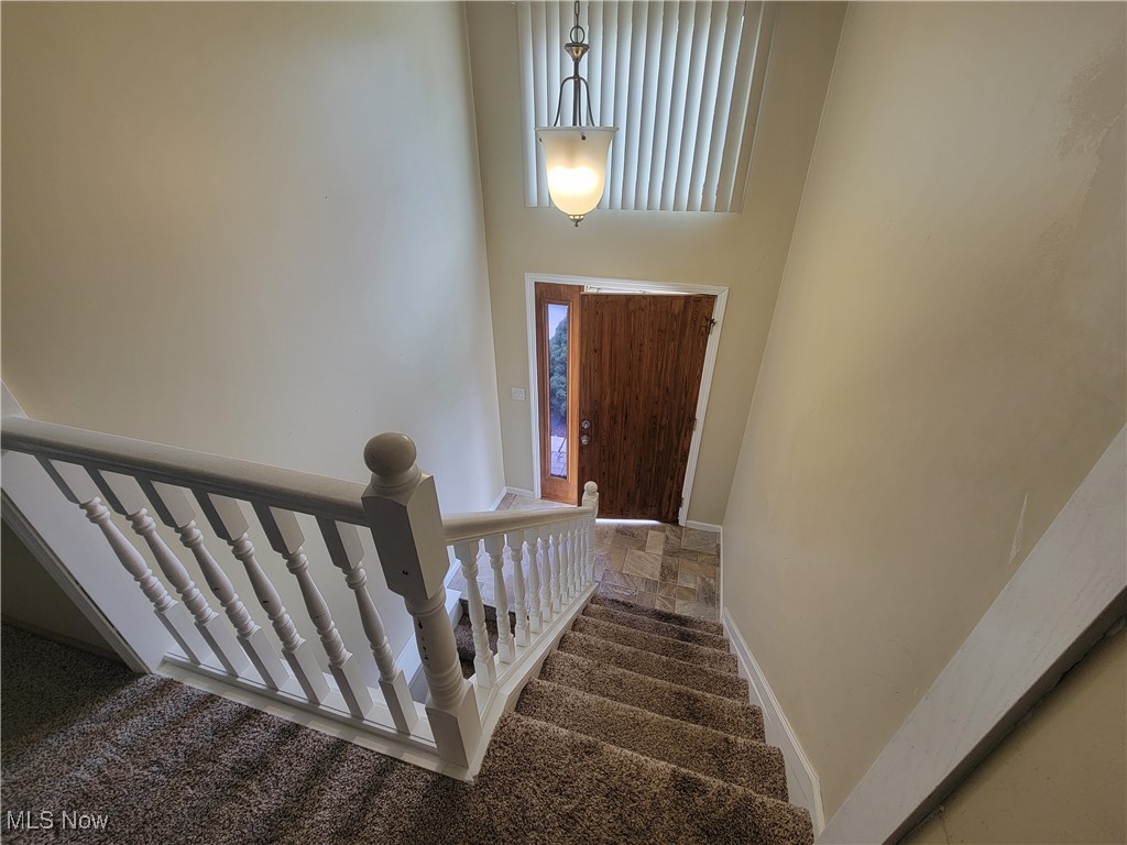 10983 Spear Road Painesville, OH 44077 - Photo 5 of 33 Entry