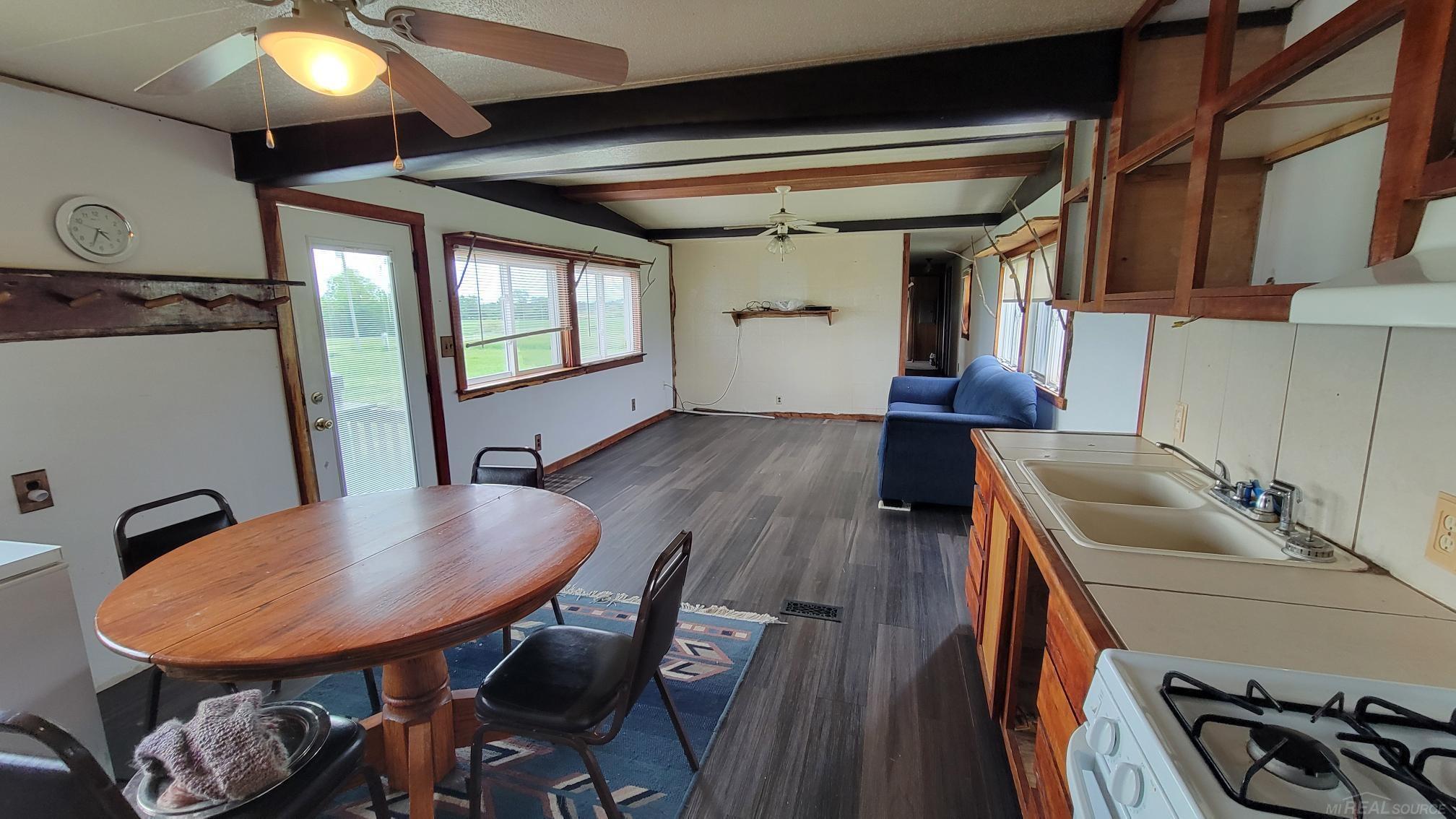 2538 Harneck Road Applegate, MI 48401 - Photo 4 of 12