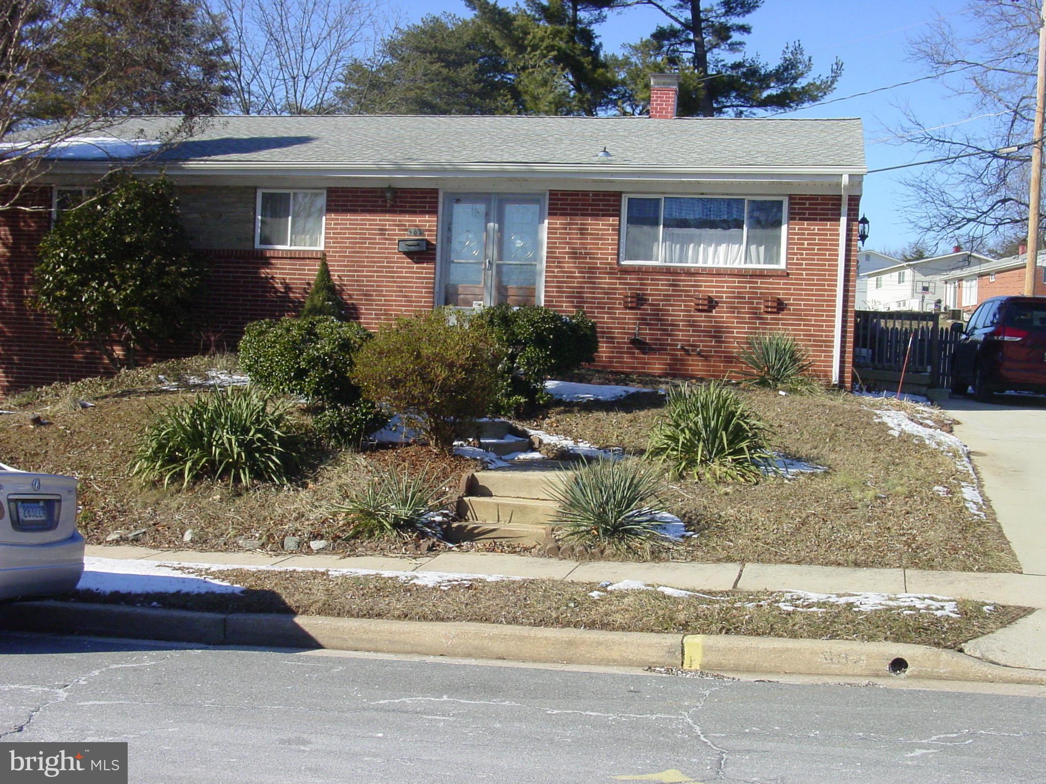 902 Smoke Tree Road Baltimore, MD 21208 - Photo 2 of 20 Exterior (Front)