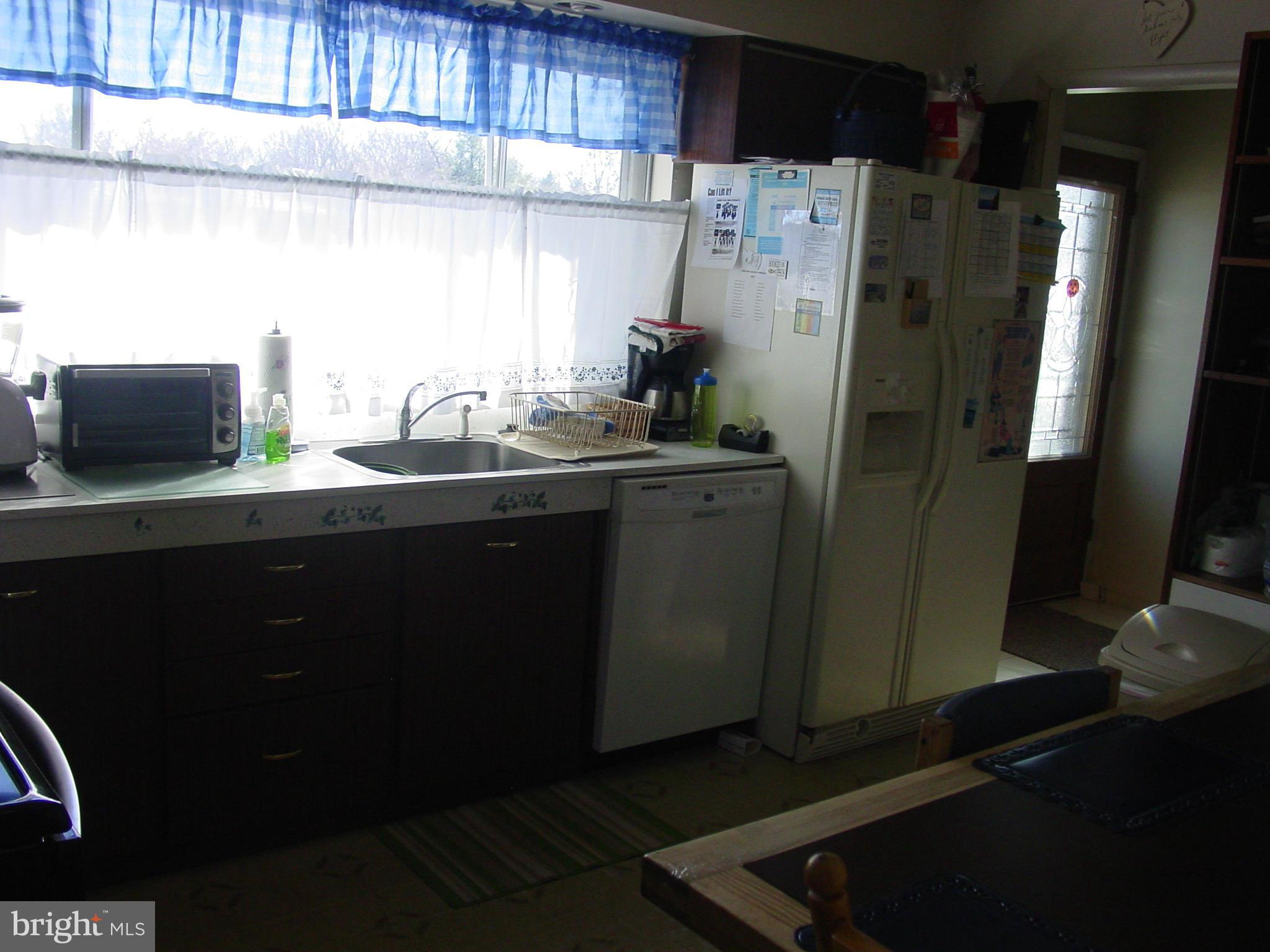 902 Smoke Tree Road Baltimore, MD 21208 - Photo 17 of 20 Kitchen