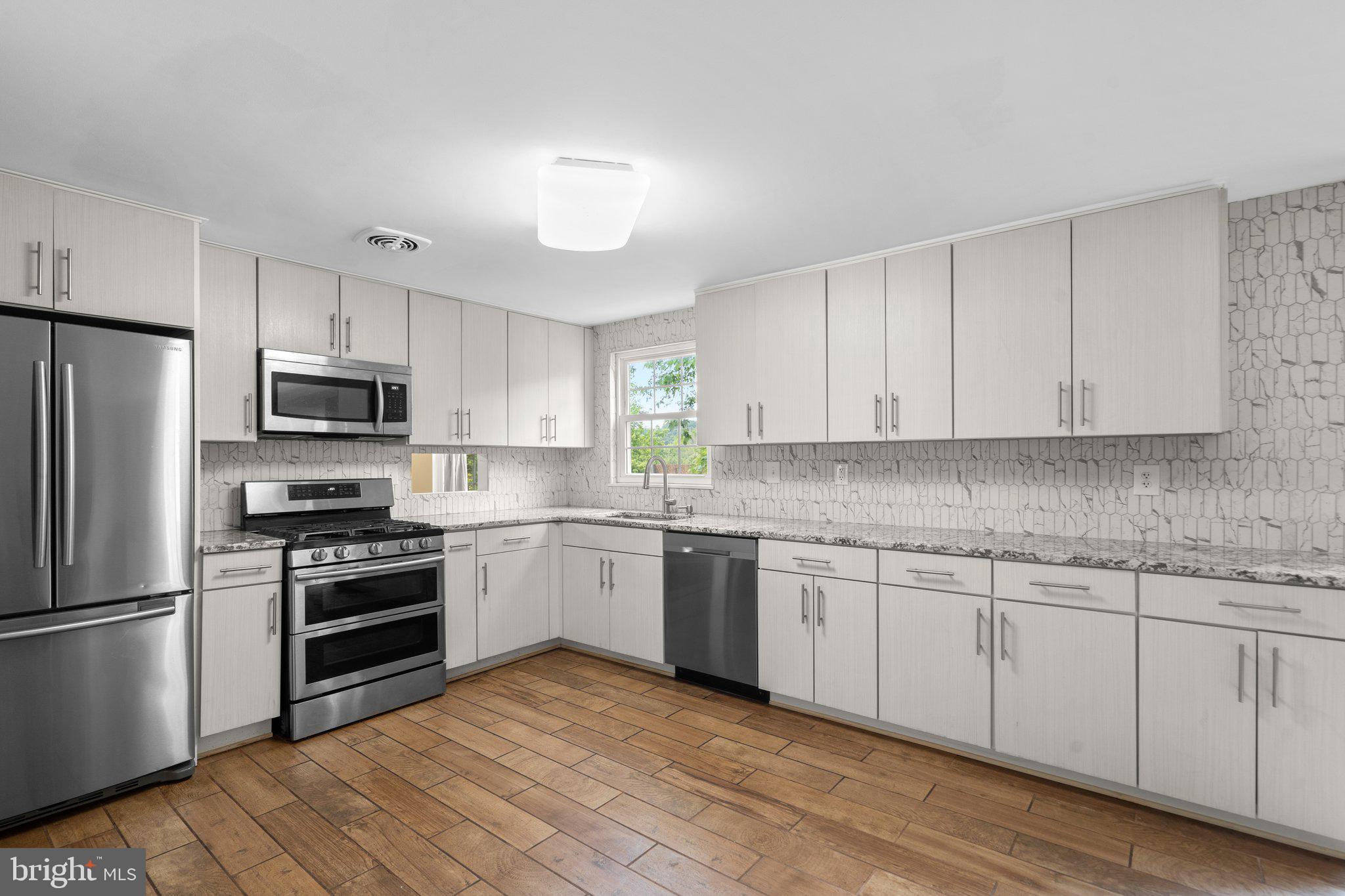 19048 Staleybridge Road Germantown, MD 20876 - Photo 2 of 18