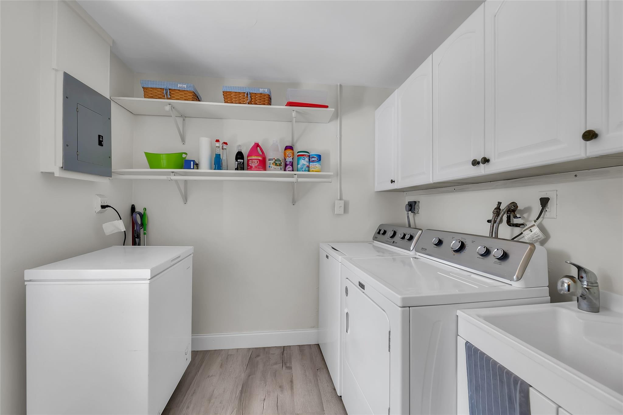 3404 Barton Road Pompano Beach, FL 33062 - Photo 16 of 46 a utility room with dryer and washer