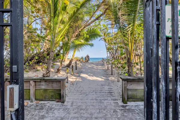 $1,075,000 | 3404 Barton Road, Pompano Beach, FL 33062
