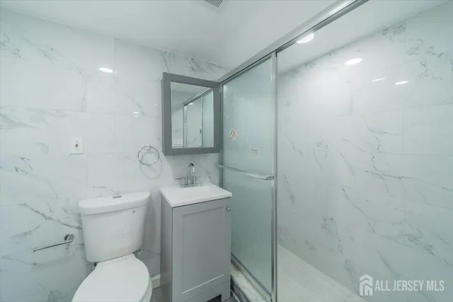 $889,900 | 54 Bergen Street, Carteret, NJ 07008