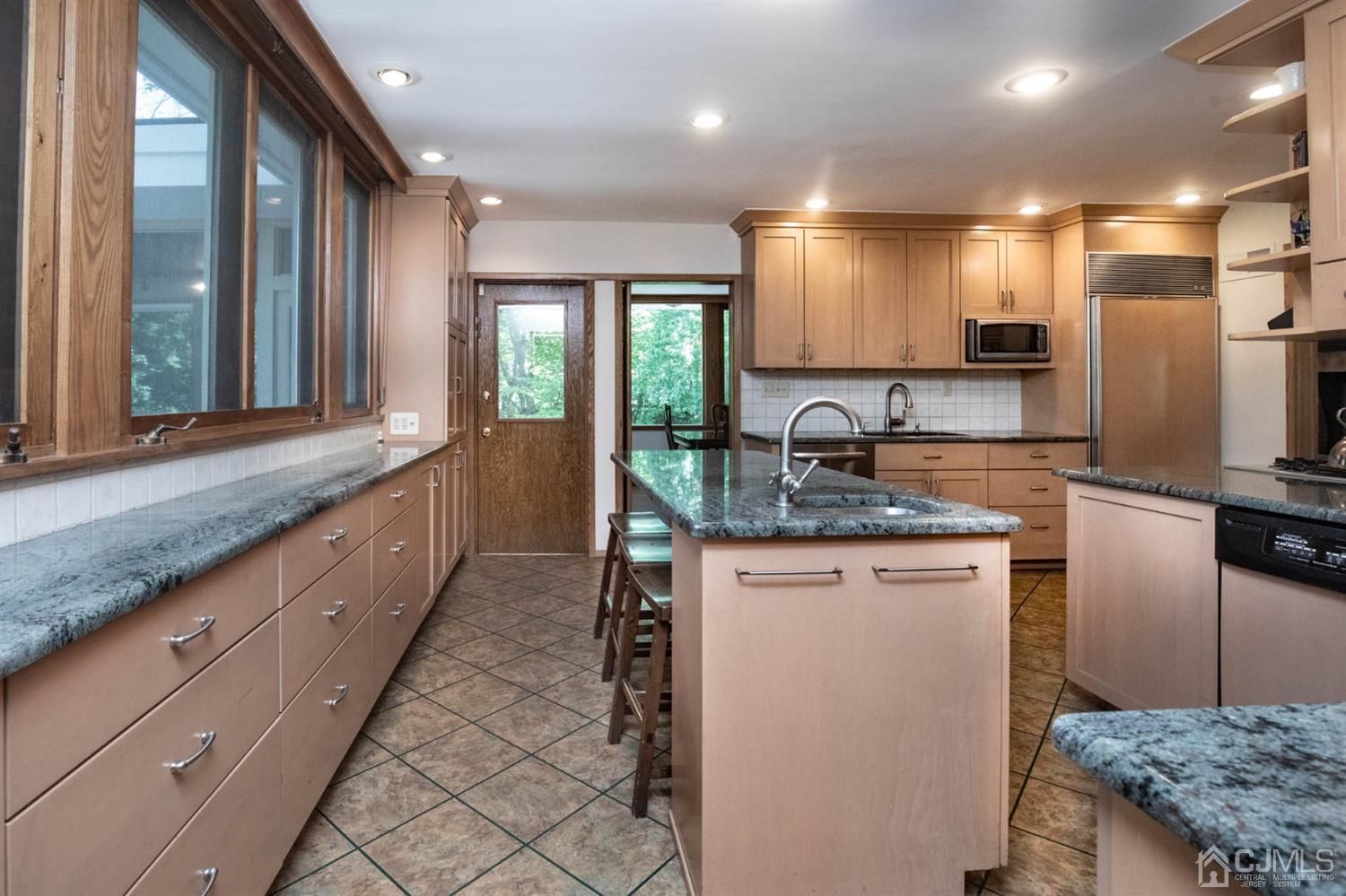 8 Hamlin Road Edison, NJ 08817 - Photo 19 of 43