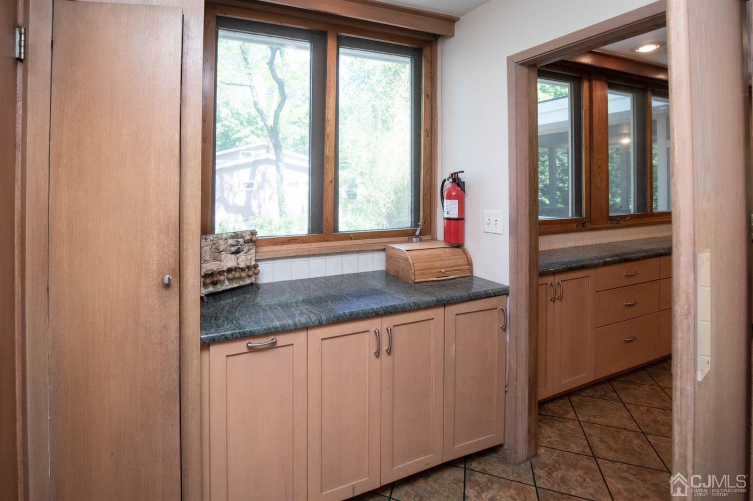 8 Hamlin Road Edison, NJ 08817 - Photo 20 of 43