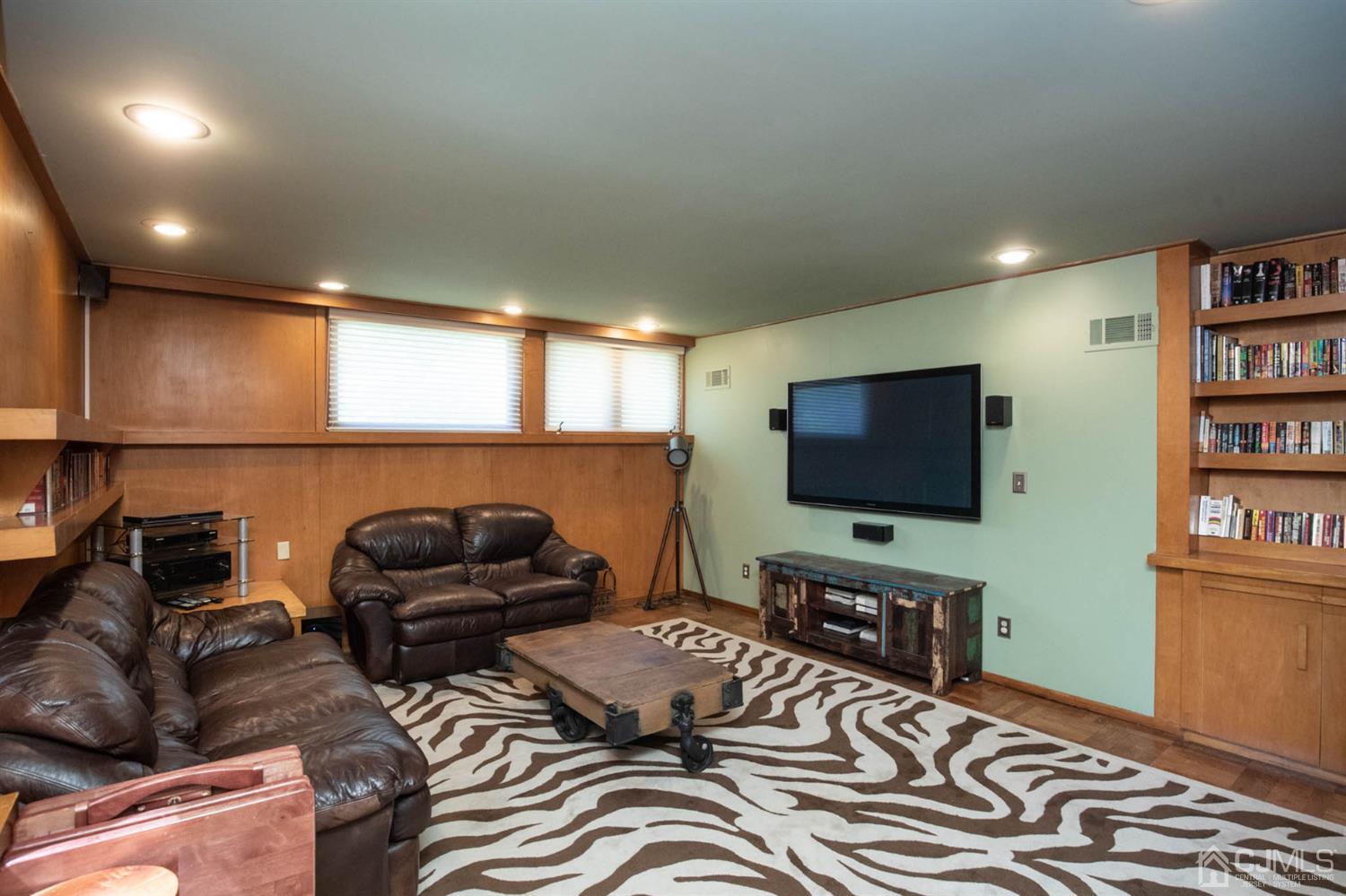 8 Hamlin Road Edison, NJ 08817 - Photo 31 of 43