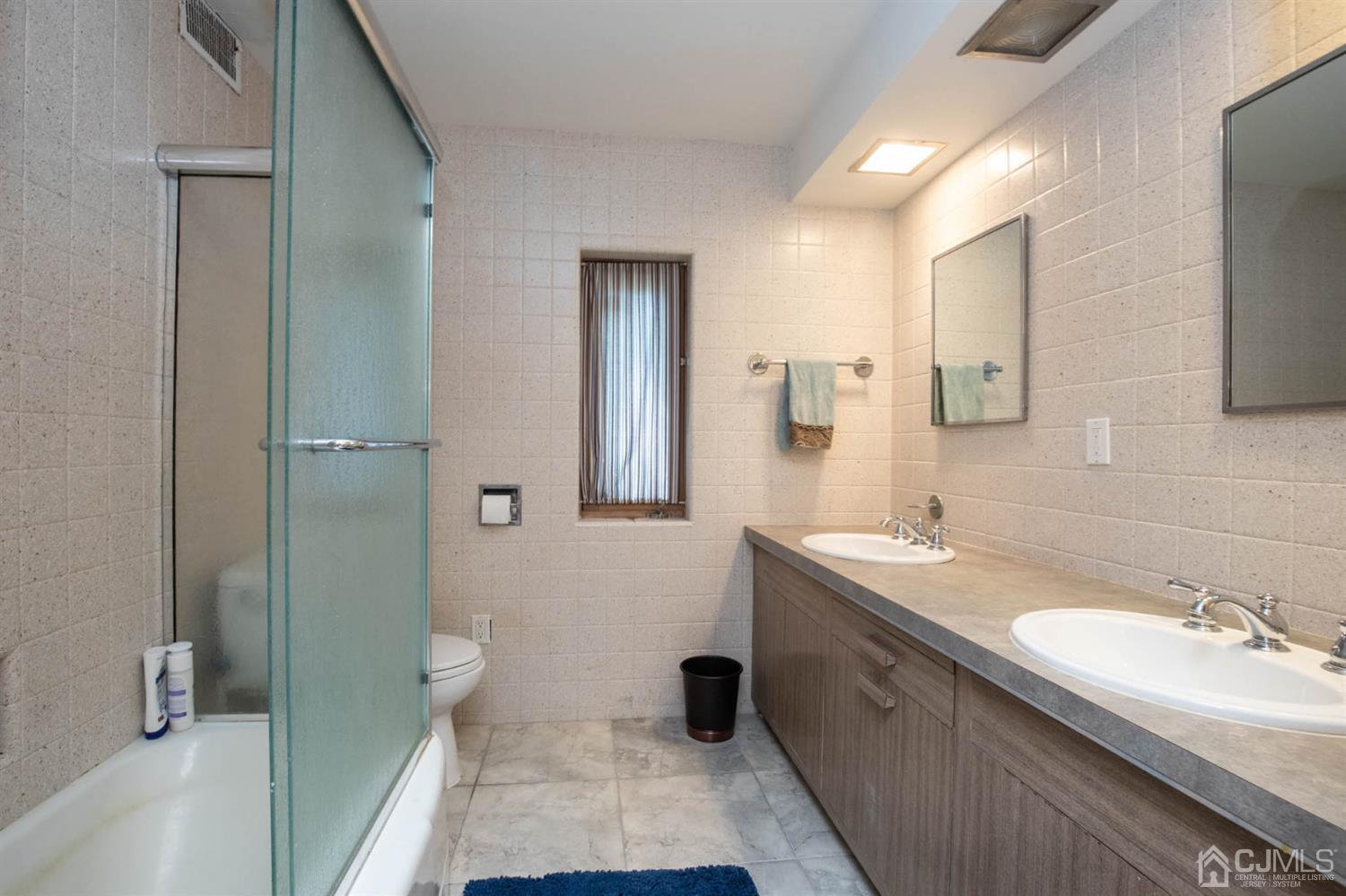 8 Hamlin Road Edison, NJ 08817 - Photo 33 of 43