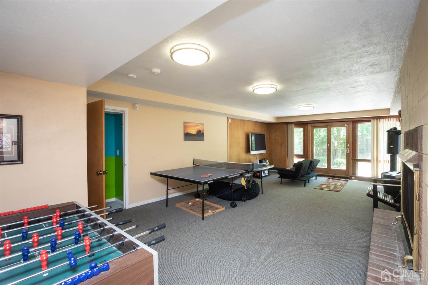 8 Hamlin Road Edison, NJ 08817 - Photo 37 of 43