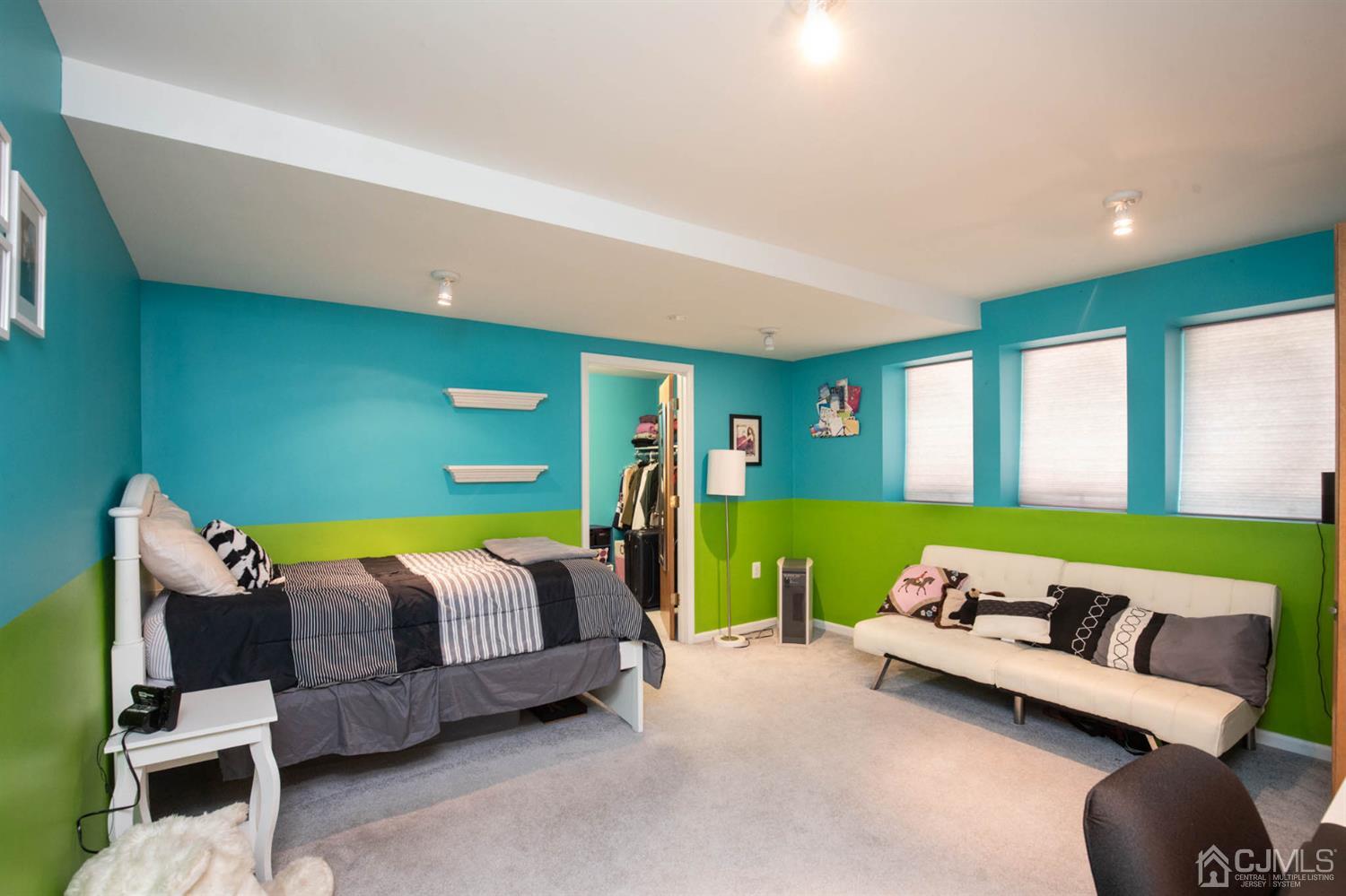 8 Hamlin Road Edison, NJ 08817 - Photo 39 of 43