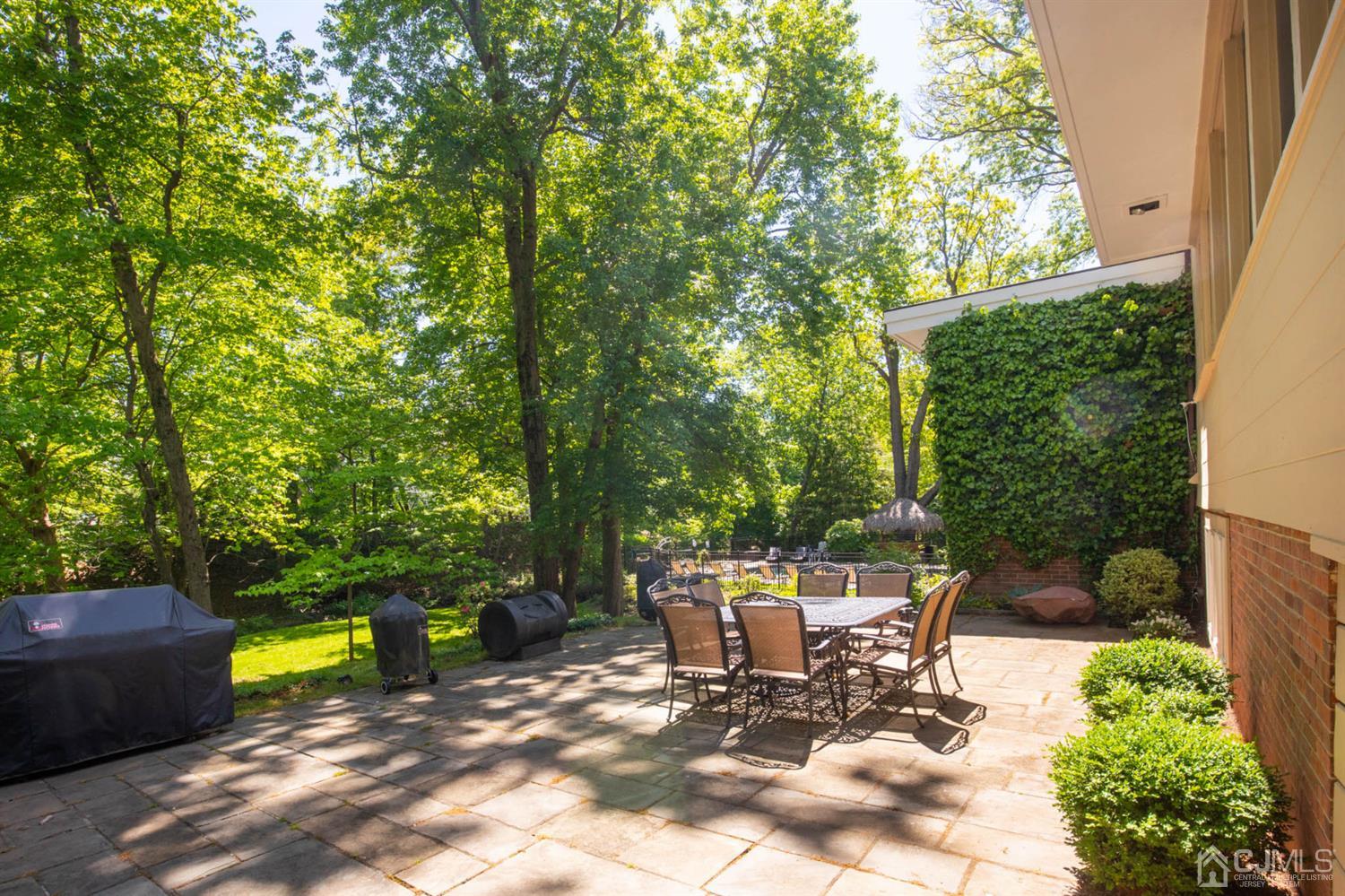 8 Hamlin Road Edison, NJ 08817 - Photo 7 of 43