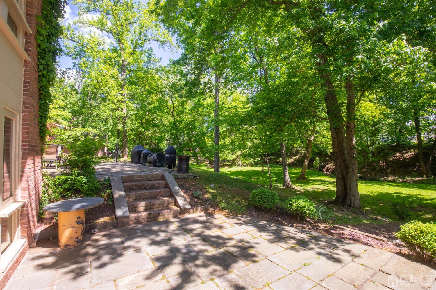 8 Hamlin Road Edison, NJ 08817 - Photo 10 of 43