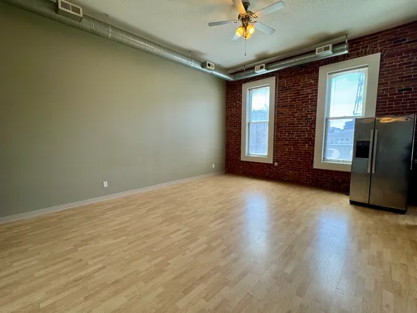 $900 | 1809 1/2 2nd Avenue, Unit 2, Moline, IL 61265