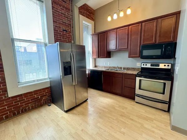 $900 | 1809 1/2 2nd Avenue, Unit 2, Moline, IL 61265