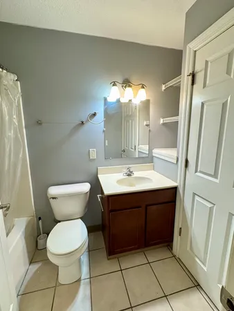 $900 | 1809 1/2 2nd Avenue, Unit 2, Moline, IL 61265