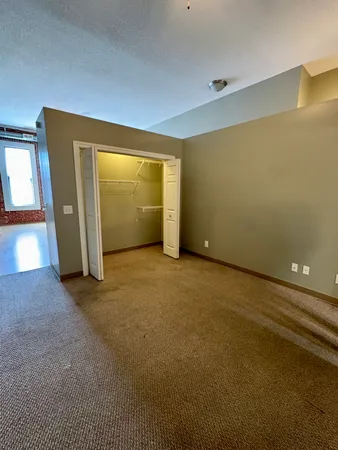 $900 | 1809 1/2 2nd Avenue, Unit 2, Moline, IL 61265