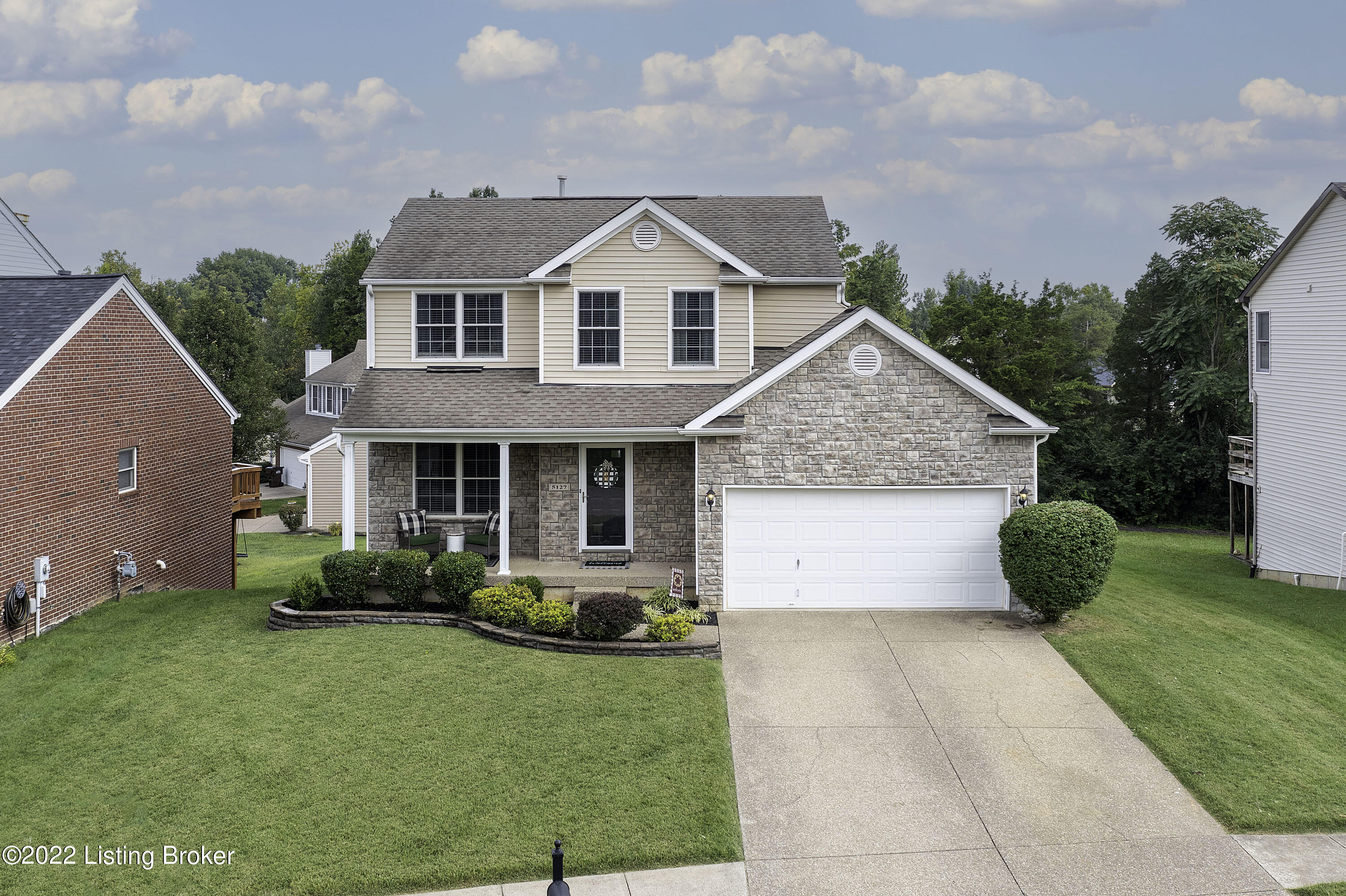 5127 Queens Castle Road Louisville, KY 40229 - Photo 8 of 57 5127CastleQueens 008