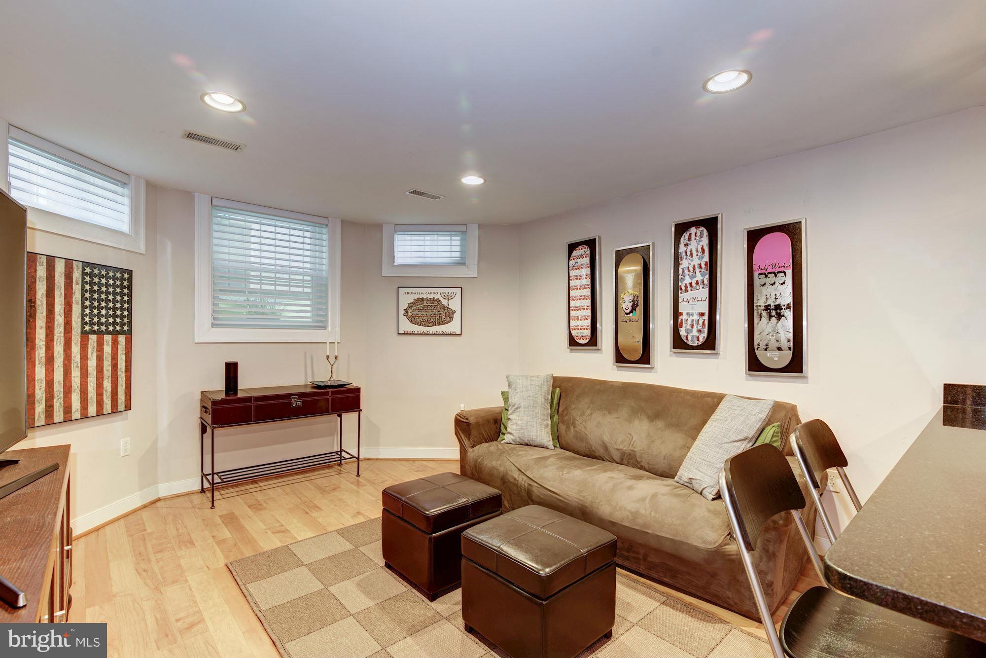 1421 Columbia Road Northwest, Unit B1 Washington, DC 20009 - Photo 4 of 18 Living Room