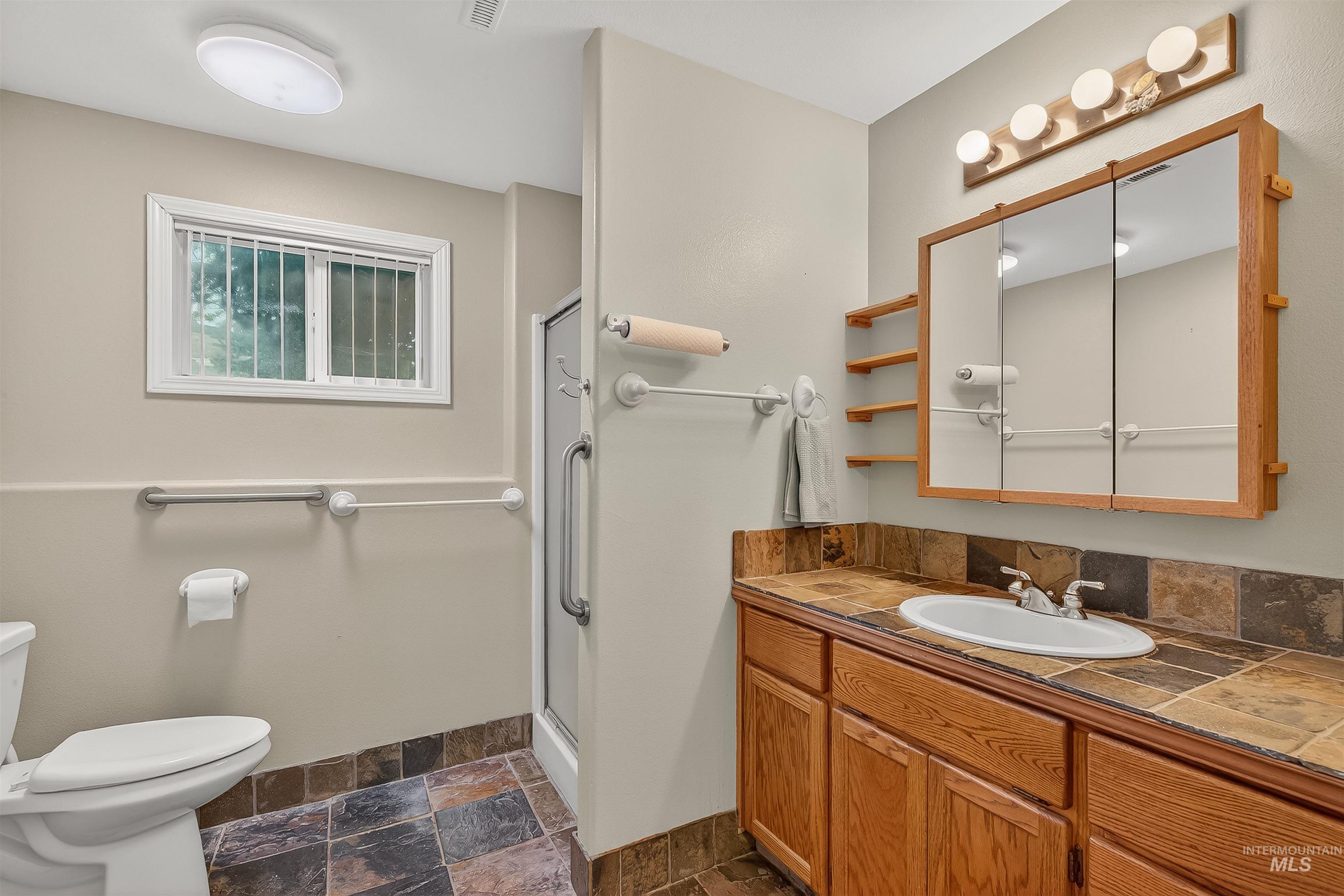 1373 Toby Lane Clarkston, WA 99403 - Photo 14 of 47